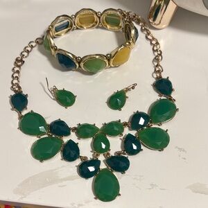 Elegant Green and Gold Jewelry Set